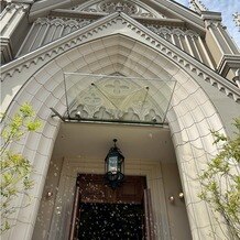 伊勢山ヒルズの画像｜大聖堂外観、シャボン玉演出