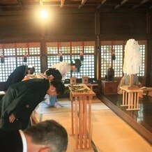 四柱神社／神道庵（しんとうあん）の写真｜両家全員で二礼二拍手一礼