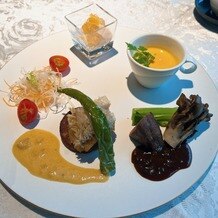 SHOZAN &nbsp;RESORT &nbsp;KYOTO（しょうざんリゾート京都）の画像｜コース料理をまとめたプレート