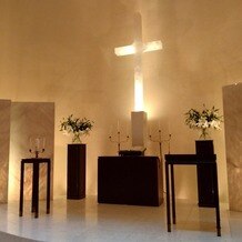 北山ル・アンジェ教会の画像｜石の質感のある落ち着いた雰囲気のチャペルです。
