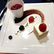 パレスホテル東京（PALACE HOTEL TOKYO）の画像｜デザートのケーキ。ショートケーキ大好きな息子があっという間に完食していました。