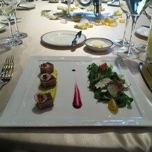 パレスホテル東京（PALACE HOTEL TOKYO）の画像｜マグロも味付けがしっかりされ、サラダも野菜がシャキシャキでした。