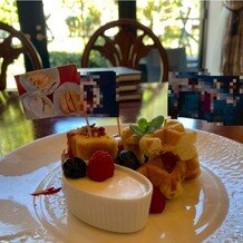 ザ・ハウス・オブ ブランセの画像|フェアの時に作って頂いたデザート。私達の好きなハリーポッターや餃子の旗を付けてくれました。