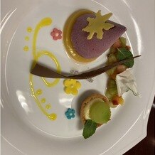 東京ベイ舞浜ホテル ファーストリゾートの画像｜塔の上のラプンツェルモチーフのケーキ