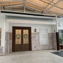福山ニューキャッスルホテルの画像｜チャペル建物の入口