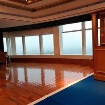 ホテルニューグランドの画像｜雨の日のチャペル