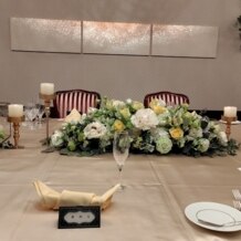 西鉄グランドホテルの画像｜美女と野獣をイメージしてお伝えした
黄色と青ベースの式場演出の希望を
うまく再現いただけました。