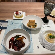 アニヴェルセル 表参道の画像｜試食
配膳時は３つの皿が重なって球体状で運ばれてきて面白かったです