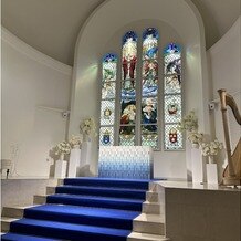 アニヴェルセル 表参道の写真｜青いバージンロード