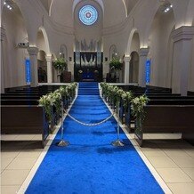 アニヴェルセル 江坂（新大阪）の写真｜13メートルのバージンロード