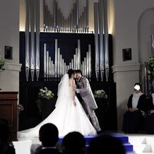 アニヴェルセル 江坂（新大阪）の画像｜誓いのキス
