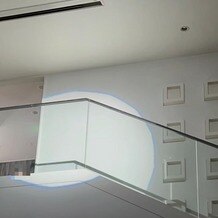 アルカーサル ビエントスの写真｜お色直し後は階段上から登場