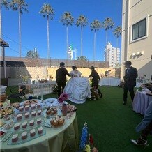 アルカーサル　ビエントスの画像｜南国を感じるフェニックスの木が映えます･:*+.&yen;(( °ω° ))/.:+