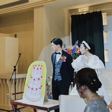 アルカーサル　ビエントスの画像｜ファーストバイトのアナウンスで登場したのは絵本のケーキ？！