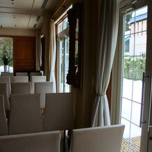 オーベルジュ・ド・リル サッポロの画像｜挙式会場の窓からの眺め。、