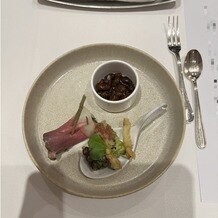 レストランひらまつ 博多の画像｜案内された時に出されたお食事です