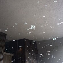 Ｍｉａ　Ｖｉａの画像｜雨だったのでチャペル前の屋根の下でバブルシャワー
バブルシャワーおすすめです