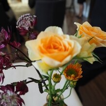 ＡＮＡクラウンプラザホテルグランコート名古屋の画像｜式当日
各テーブルにはお花が