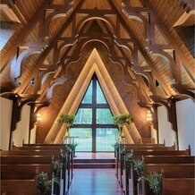 ＶＩＬＬＡＳ　ＤＥＳ　ＭＡＲＩＡＧＥＳ　軽井澤（ヴィラ・デ・マリアージュ　軽井澤）の画像｜神秘的な雰囲気でとても綺麗