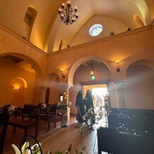 VILLAS DES MARIAGES 太田（ヴィラ・デ・マリアージュ　太田）の画像｜光が射し込む教会が素敵でした。