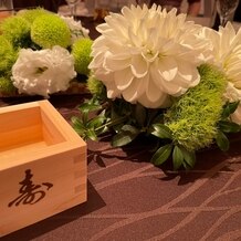 浅草ビューホテルの画像｜装花3
装花は和風で、卓ごとに違う演出で飾り付けてもらいました。追加料金はありませんでした。