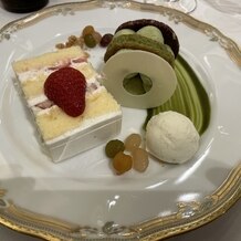 ラグナスイート名古屋　ホテル＆ウエディングの画像｜デザートです。抹茶のケーキが美味しかったです、