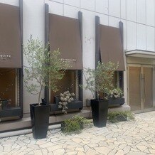 ラグナスイート名古屋　ホテル＆ウエディングの画像｜チャペル外のガーデンスペース