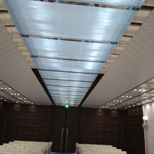 ラグナスイート名古屋　ホテル＆ウエディングの画像｜花のチャペル　天井
