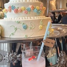 Casa　d’　Angela（カサ・デ・アンジェラ馬車道）の写真｜ウェディングケーキとオリジナルドリンクです。