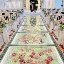 ラグナヴェール ＴＯＫＹＯの画像｜挙式会場　床のお花
