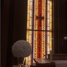 帝国ホテル 東京の画像｜ステンドグラスが印象的なチャペル