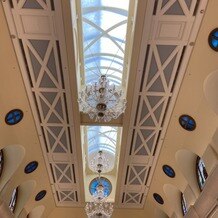 帝国ホテル　大阪の画像｜室内ですがとても明るい光が天井から射し込みます。