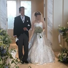 アイネス　ヴィラノッツェ　オーシャンポートサイドの画像｜新婦の父と新婦の入場です。