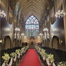 マリエール山手(セント・リージェンツ大聖堂)の画像|バージンロードが長いです。