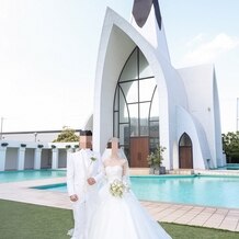 アンジェローブ（Ｗｅｄｄｉｎｇ　Ｉｓｌａｎｄ　Ａｎｇｅｒｏｂｅ）の画像｜大きなプールのある挙式会場