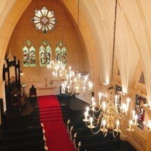 セントパトリック・チャーチ／ロイヤルホールヨコハマの画像｜とても素敵な教会式ができました。ステンドグラスがとても綺麗です。
