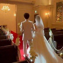 セントパトリック・チャーチ／ロイヤルホールヨコハマの画像｜挙式退場シーンです