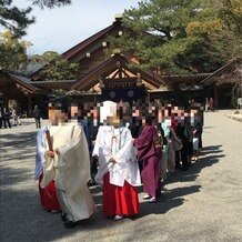 熱田神宮会館の画像｜境内まで親族も一緒に行列を作る