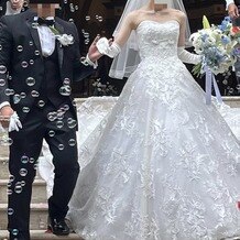 Wedding of Legend ＧＬＡＳＴＯＮＩＡ（グラストニア）の画像｜式後のアフターセレモニーでシャボン玉の中降りてきていました。とってもきれい！