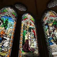 キャメロットヒルズの画像｜本館教会のステンドグラス