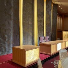 ホテルオークラ福岡の写真｜高砂横から、この台は光るし、真ん中につけてもいい