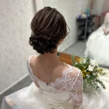 ホテルオークラ福岡の写真｜新婦の、挙式→披露宴の際の、衣装と髪型マイナーチェンジはサービス