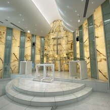 東京ドームホテルの画像｜光のチャペル(祭壇)