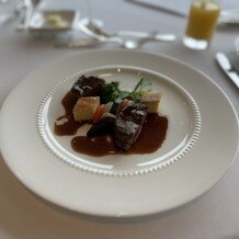 東京ドームホテルの画像｜メインのお肉と海老は食材のこだわりから説明を受け、噛み締めるようにいただきました。