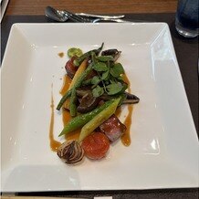 MARRYGOLD（マリーゴールド）の写真｜メインのお肉料理は、お肉だけで無くローストされた野菜も絶品です。