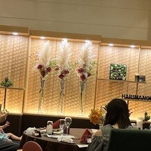 播磨国総社（清交倶楽部総社店）の画像｜高砂後ろの装花。これもプラン内...3本立てか、1本で豪華にするか選べます。