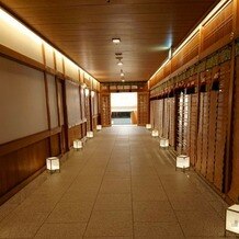 明治神宮・明治記念館の画像｜明治記念館内の神殿に続く通路。