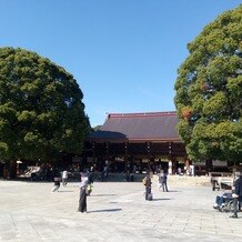 明治神宮・明治記念館の画像｜大きな楠に見守られる、素敵な雰囲気です