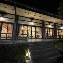 明治神宮・明治記念館の画像｜明治記念館の庭園から見た披露宴会場