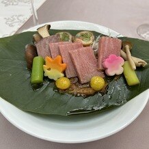 明治神宮・明治記念館の写真｜和食のメニューの中の一品。お肉が柔らかすぎます。